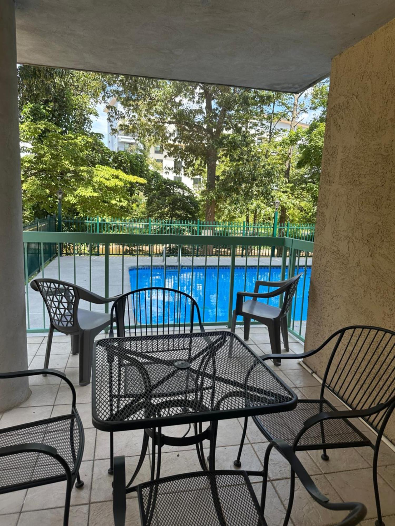 River Place Condos #101 2Bd ピジョンフォージ エクステリア 写真