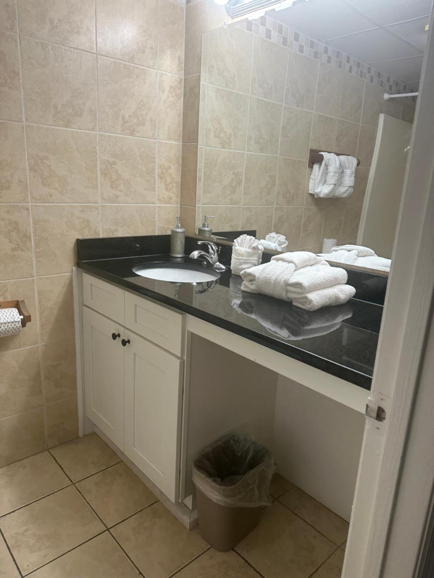 River Place Condos #101 2Bd ピジョンフォージ エクステリア 写真